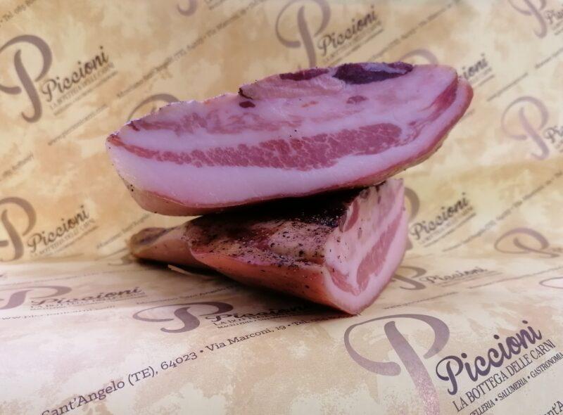 Guanciale di suino nero